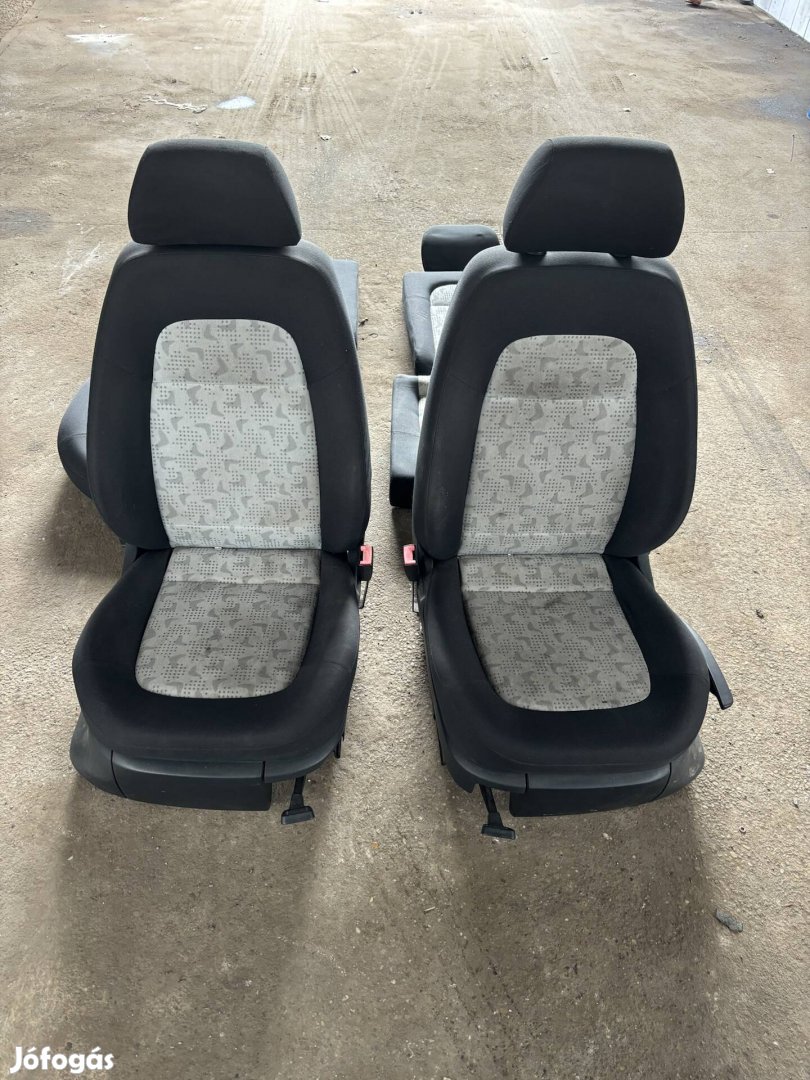 Skoda Fabia mk1 ülés belső