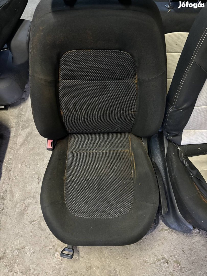 Skoda Fabia ülés belső + kárpit 