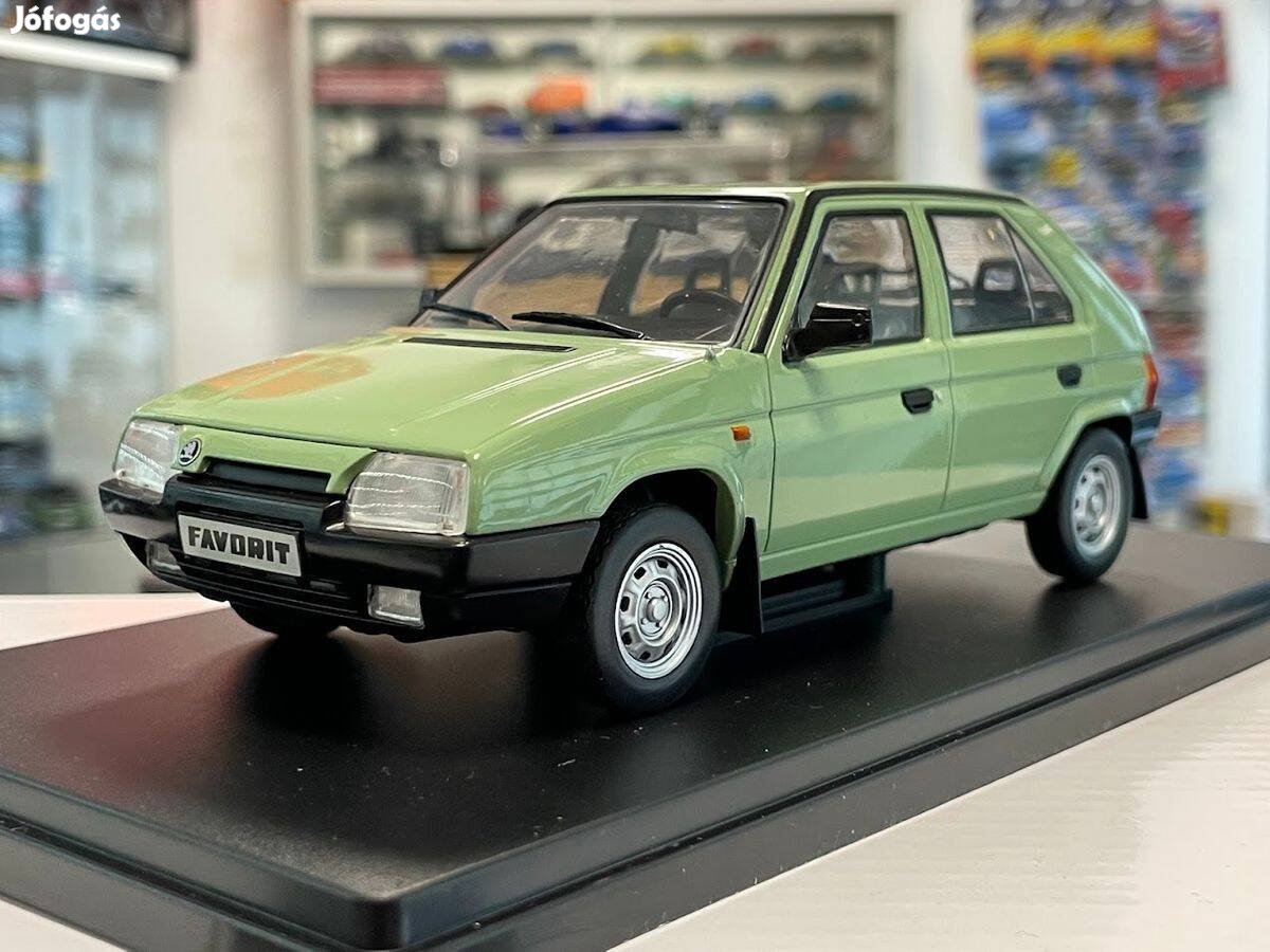 Skoda Favorit 1989 1:24 1/24 Whitebox