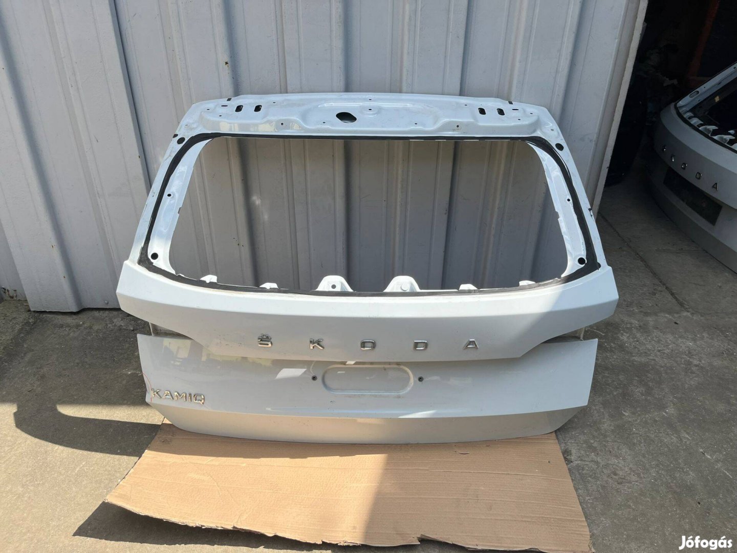 Skoda Kamiq csomagtér ajtó 658827159