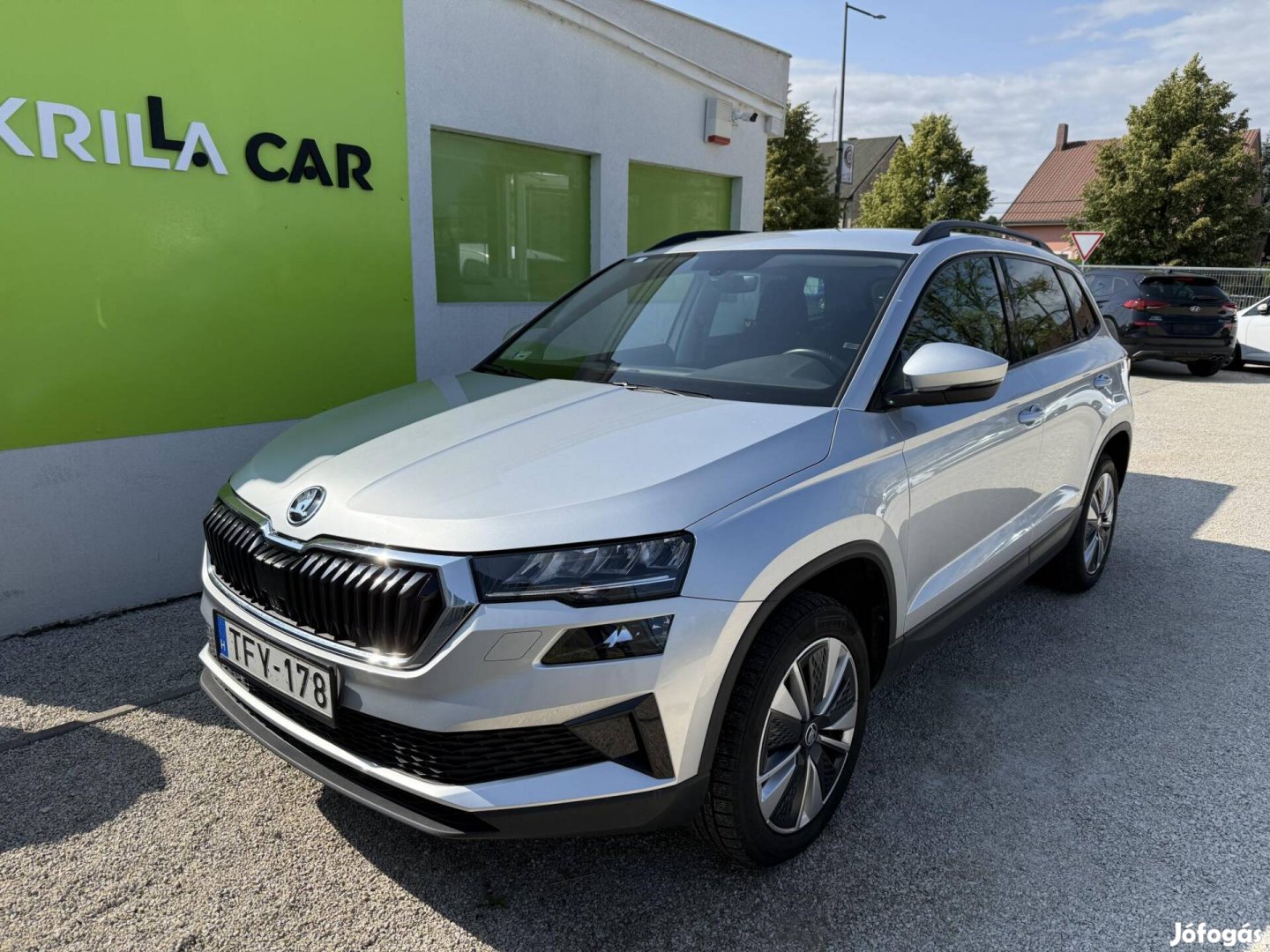 Skoda Karoq 2.0 TDI SCR Style Szervizkönyv / To...