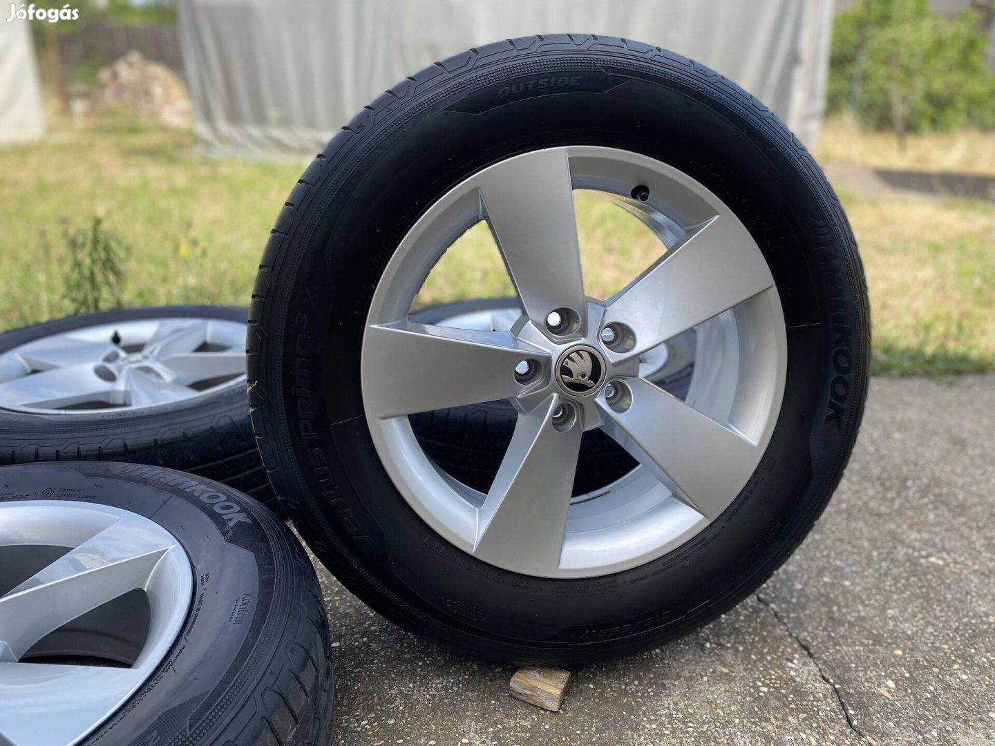 Skoda Kodiaq gyári 17"-os alufelni 215/65R17 nyári gumikkal