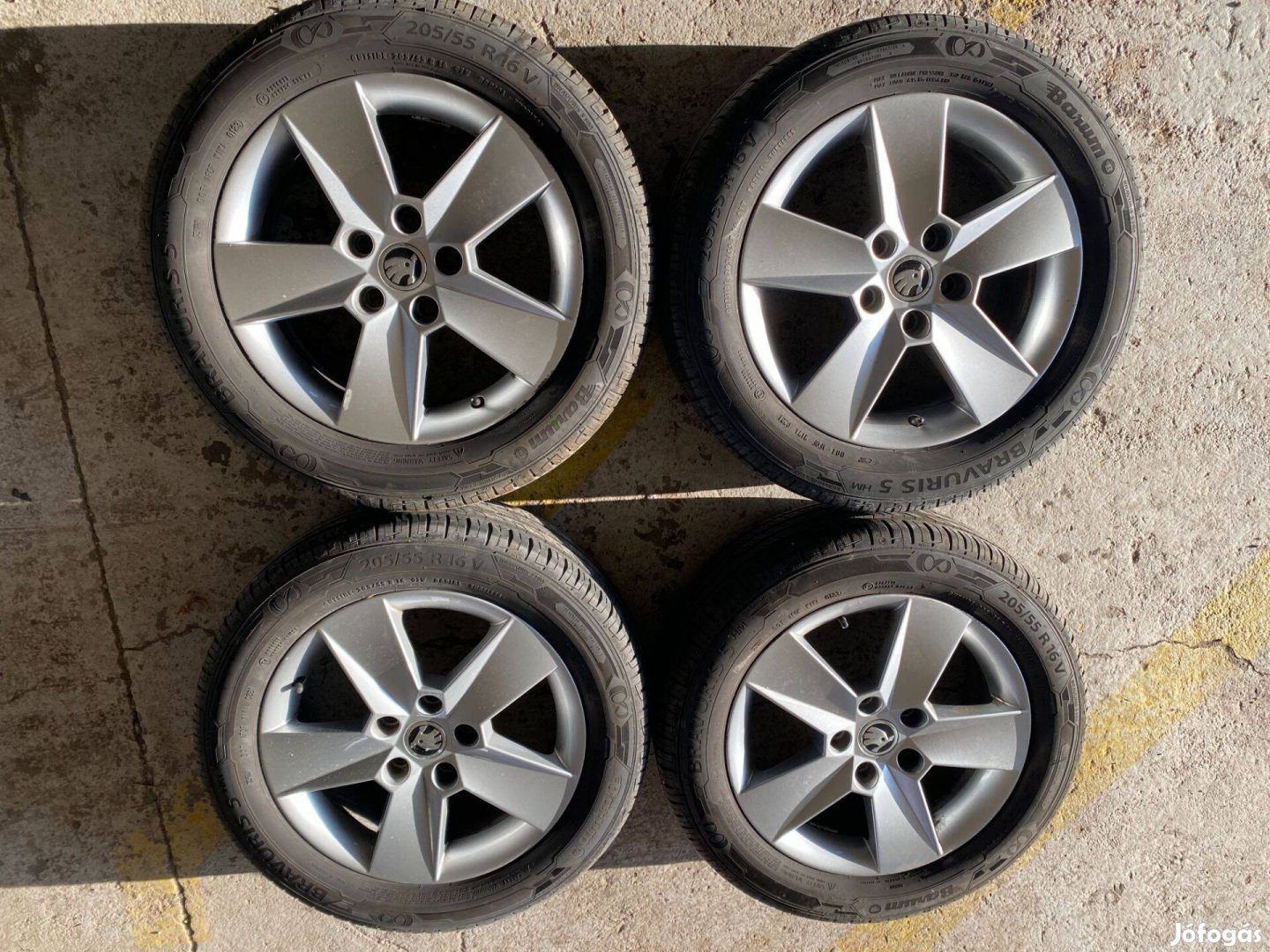 Skoda Octavia 16 Gyári Felni - Új Gumik