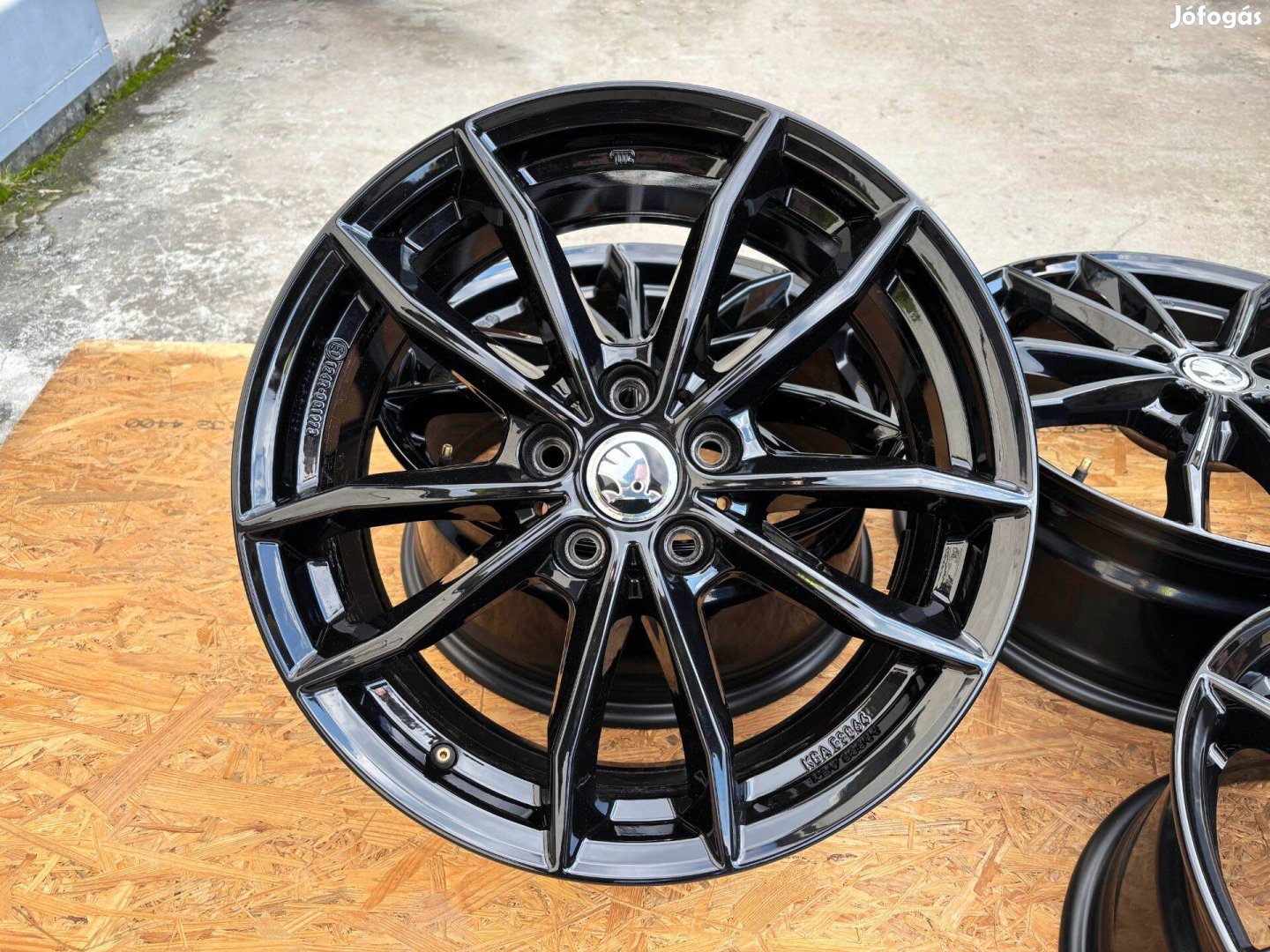 Skoda Octavia 18" 5x112 fekete alufelni eladó 18 coll