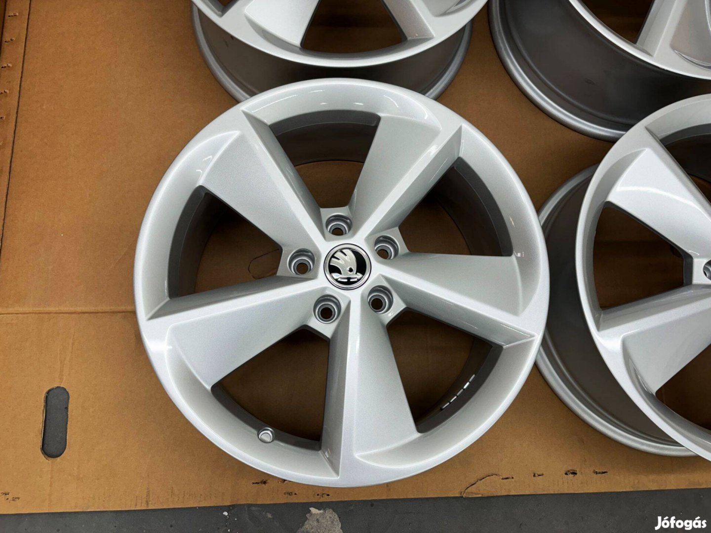 Skoda Octavia 18" 5x112 gyári alufelni eladó 18 coll