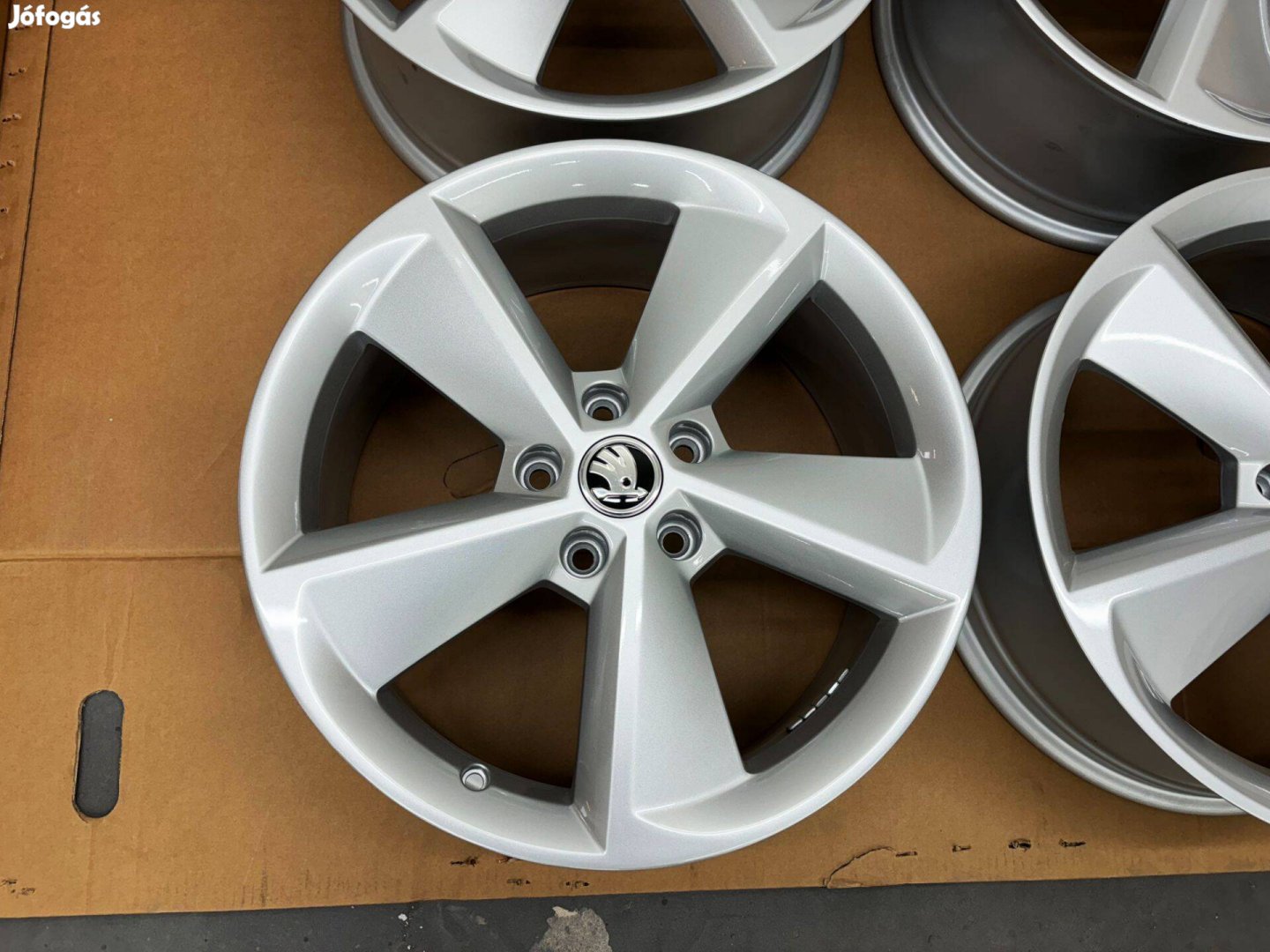 Skoda Octavia 18" 5x112 gyári alufelni eladó 18 coll