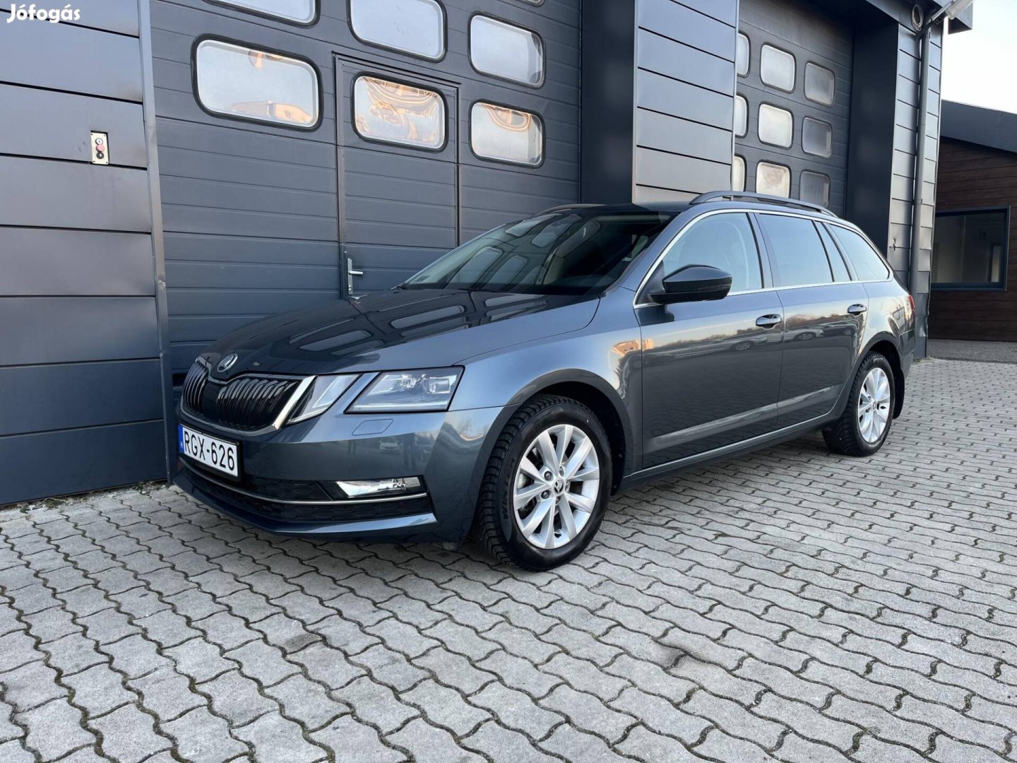 Skoda Octavia 1.0 TSI Style DSG Szervizkönyv /...