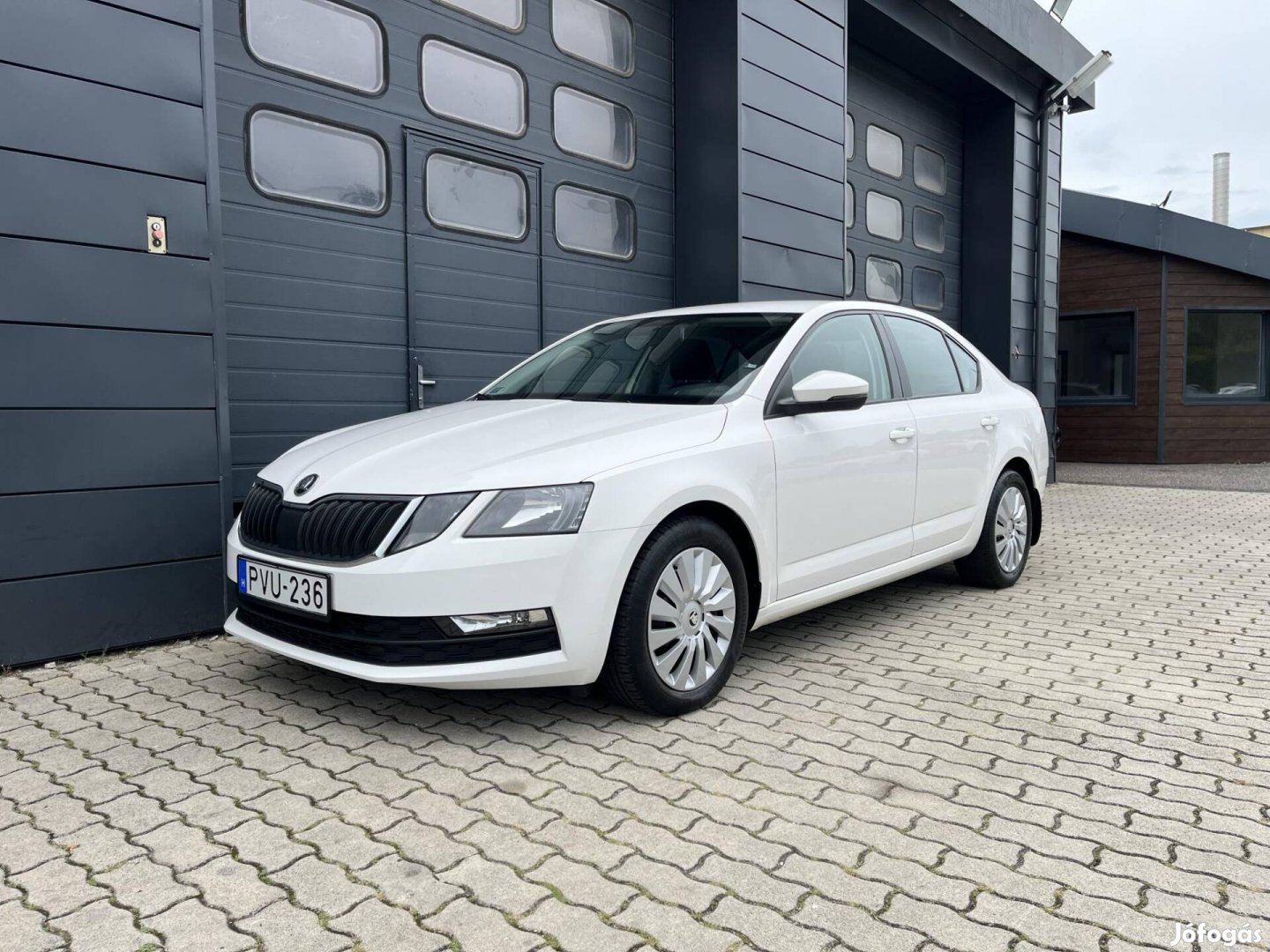 Skoda Octavia 1.4 TSI Ambition Szervizkönyv / 1...