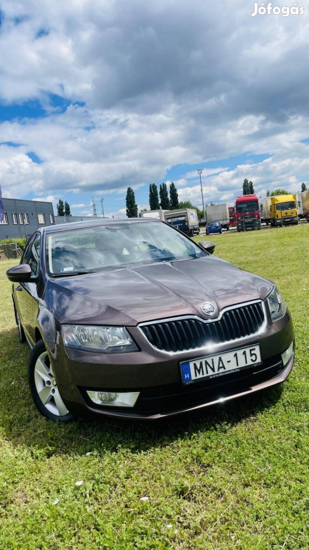Skoda Octavia 1.4 TSI Elegance DSG Bézs utastér...