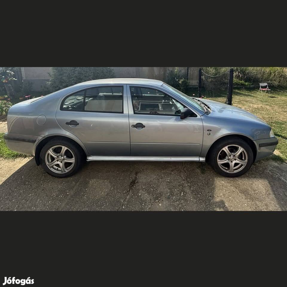 Skoda Octavia 1.6 friss műszakival