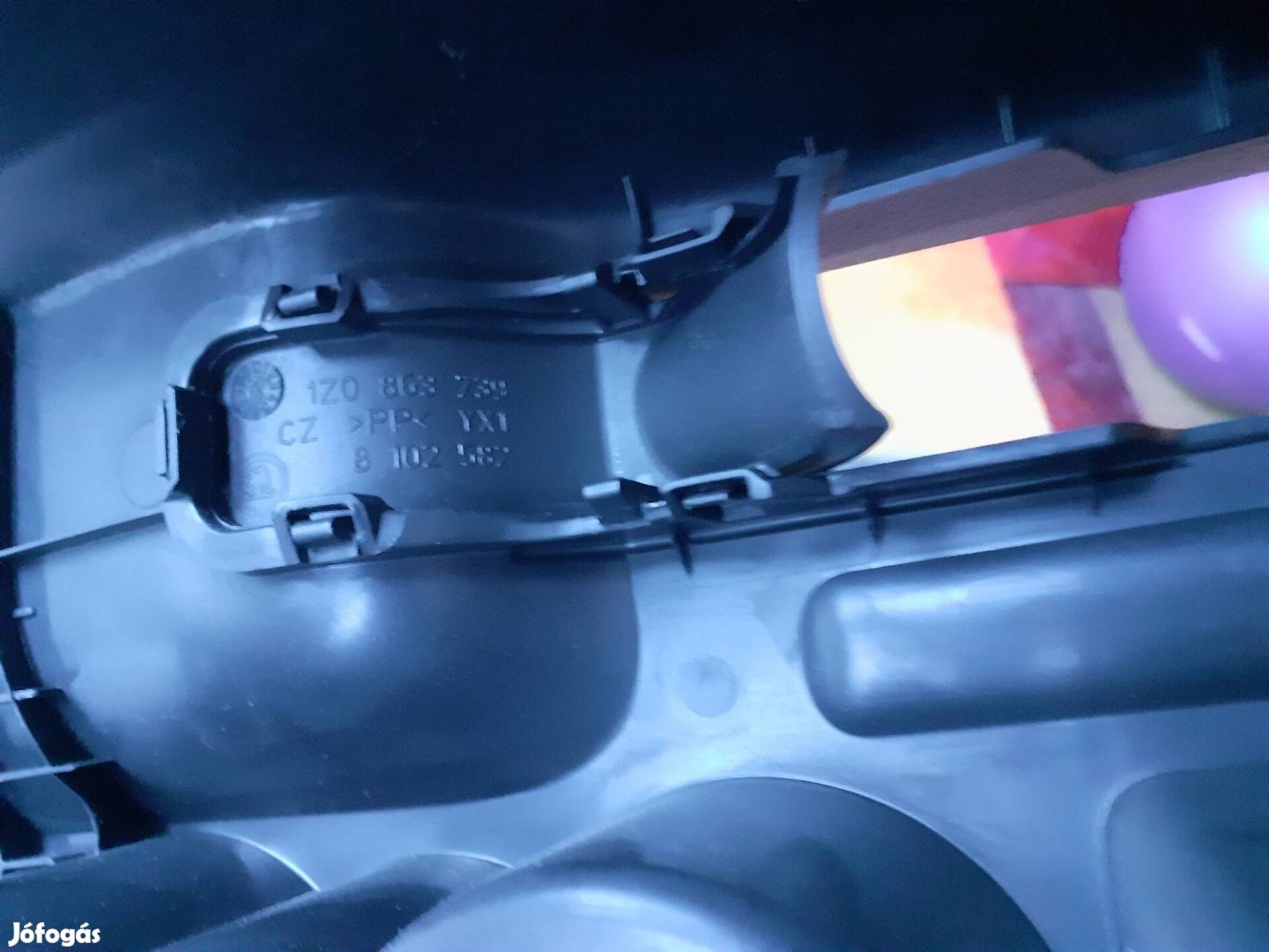 Skoda Octavia 2 (FL) középkonzol kardánalagút fedő burkolat