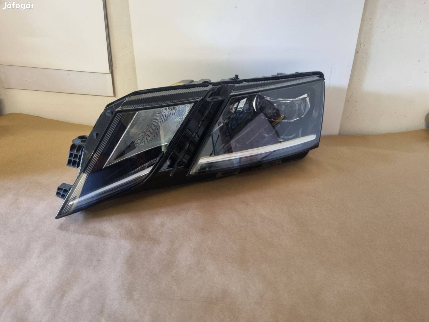 Skoda Octavia 3 FL Bal első led fényszóró 5E1941015D