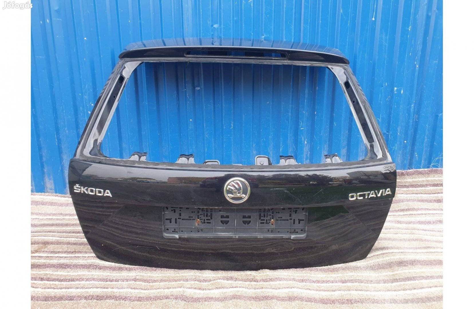 Skoda Octavia 3 III kombi csomagtér ajtó 5E9827173