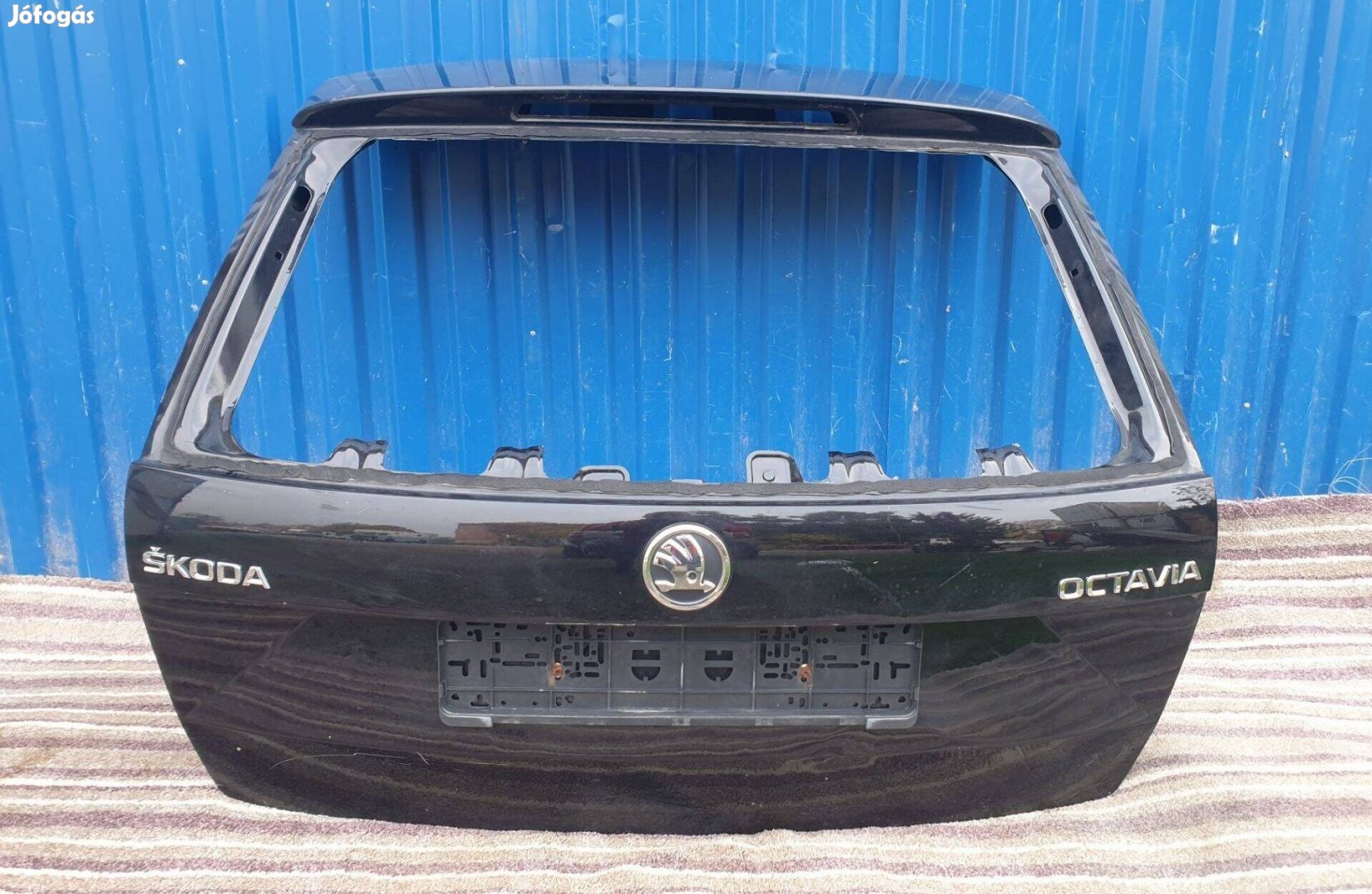 Skoda Octavia 3 III kombi csomagtér ajtó 5E9827173
