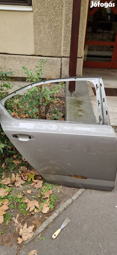 Skoda Octavia 3as jobb hátsó ajtó(üres)