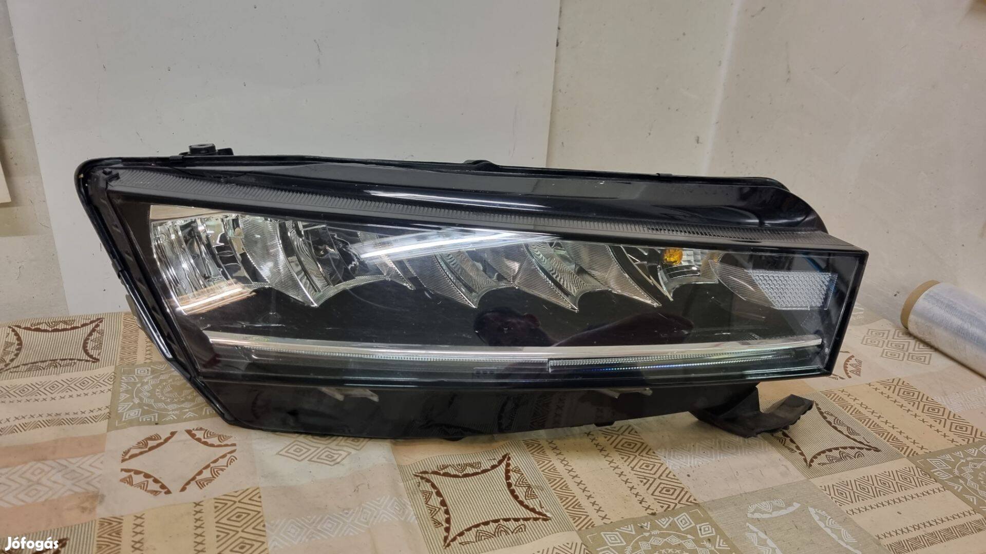 Skoda Octavia 4 IV Jobb első LED fényszóró 5E4941016