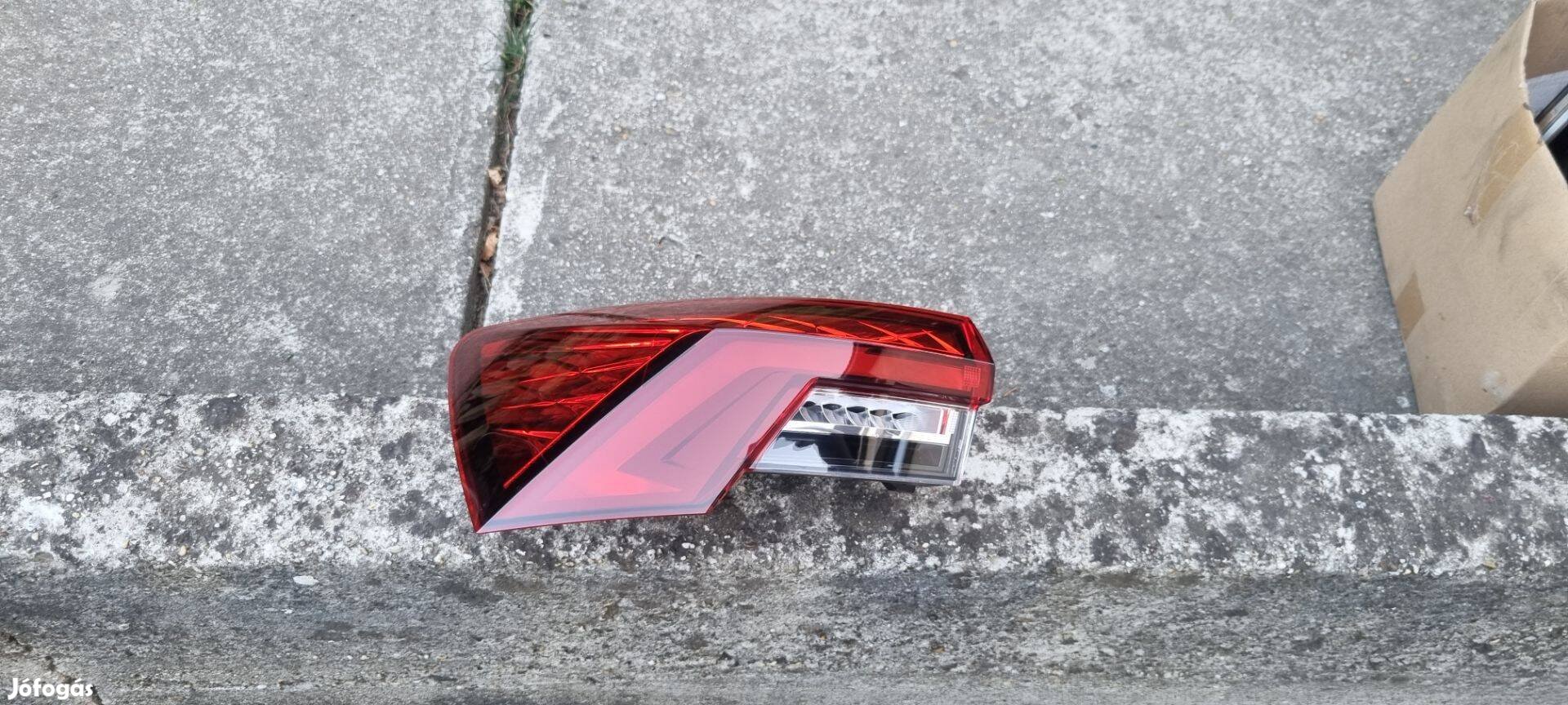 Skoda Octavia 4 IV Jobb hátsó külső lámpa 5E3945207