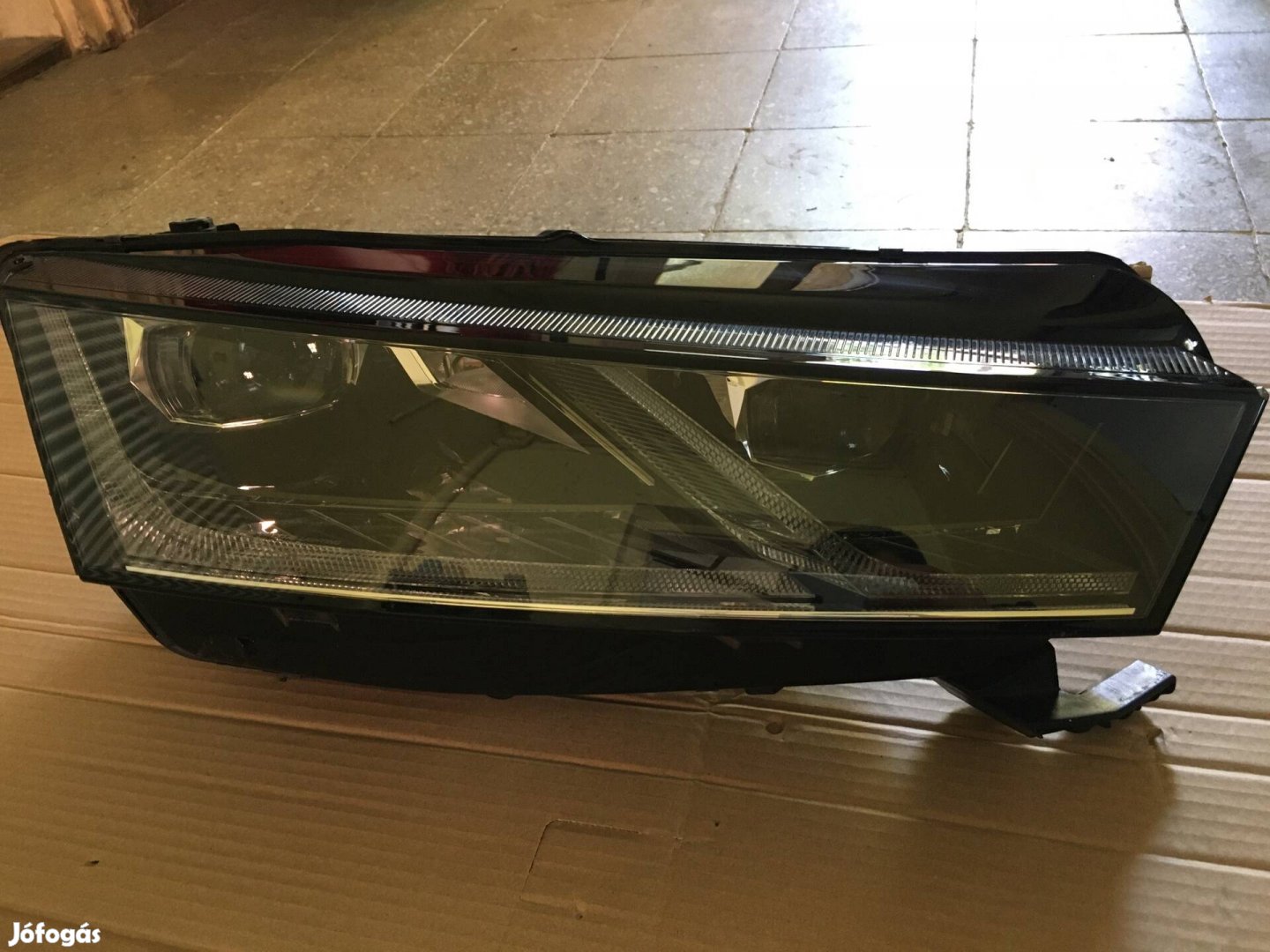 Skoda Octavia 4 IV gyári jobb első fényszóró