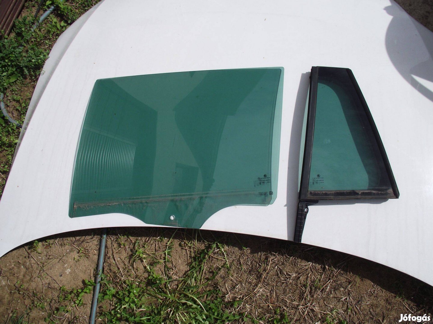 Skoda Octavia 4 Kombi bal hátsó ajtóüveg ablaküveg 2020-2024