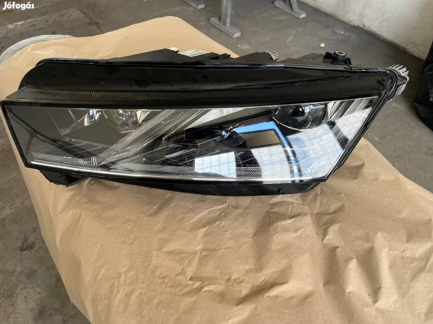 Skoda Octavia 4 full led fényszóró, karosszéria alkatrészek