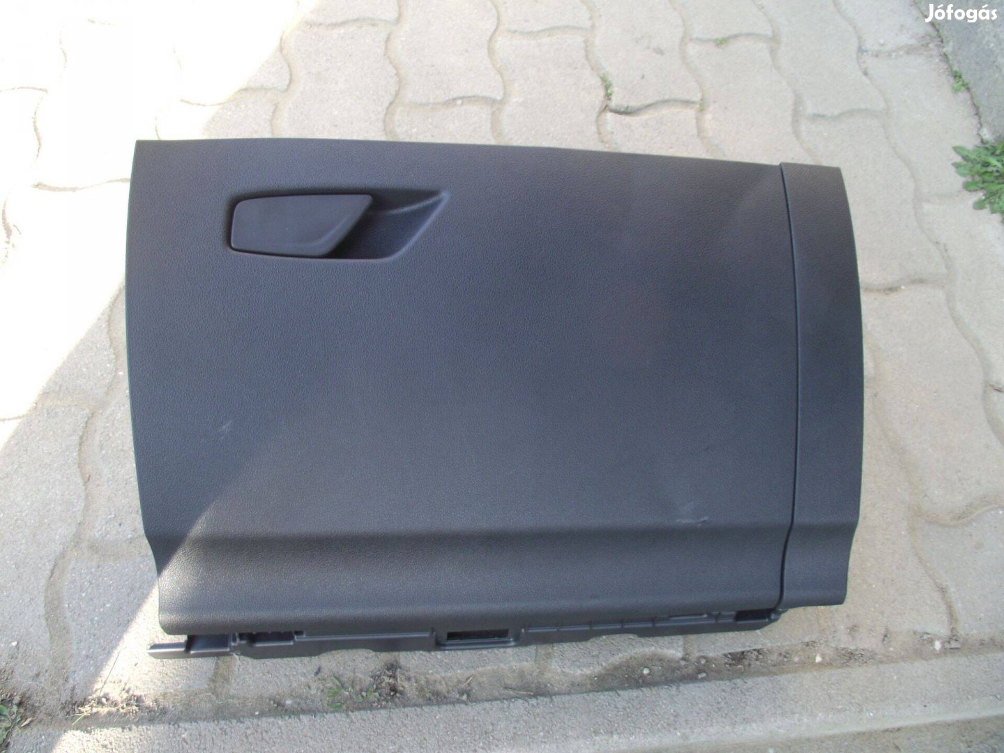 Skoda Octavia 4 kesztyűtartó 2020-2024 5E4857103