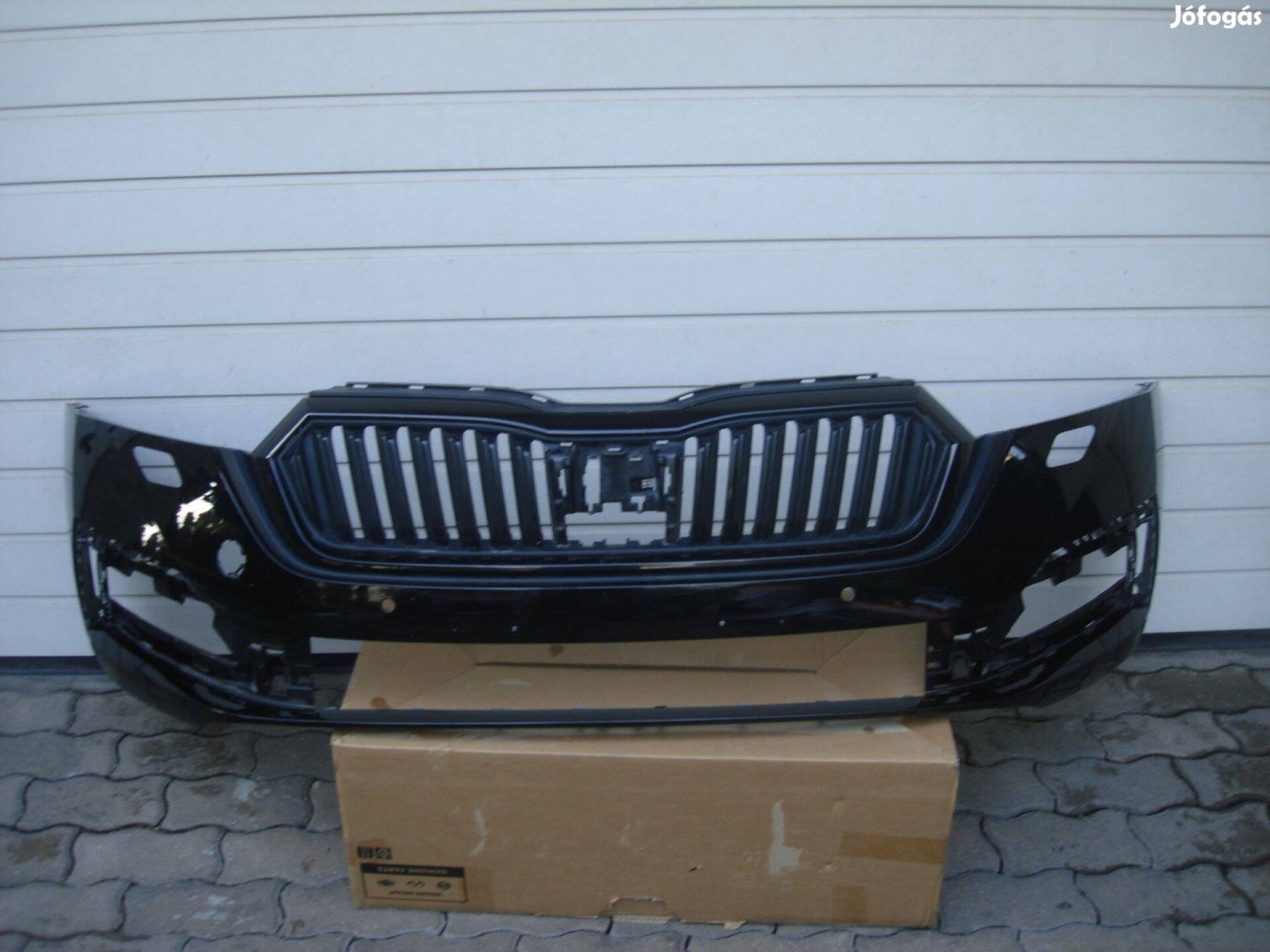 Skoda Octavia 4 radaros mosós első lökhárító 5E3807221 2020-tól