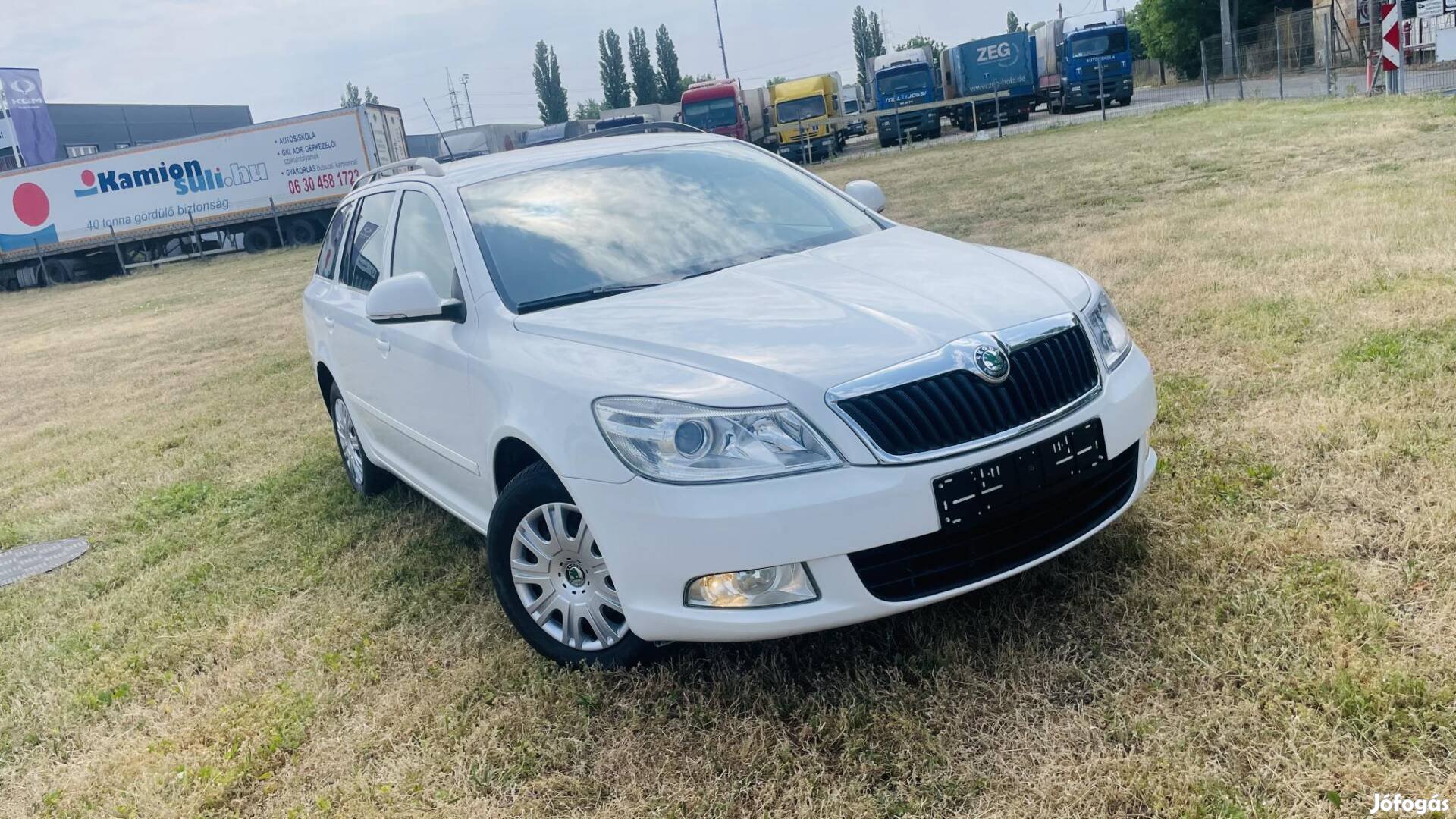 Skoda Octavia Combi 1.6 CR TDI Elegance DPF Két...
