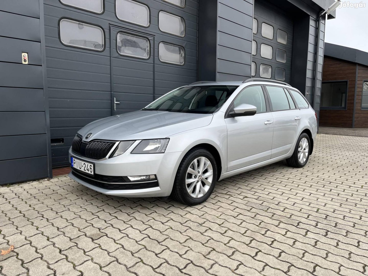 Skoda Octavia Combi 2.0 CR TDI Style Szervizkön...