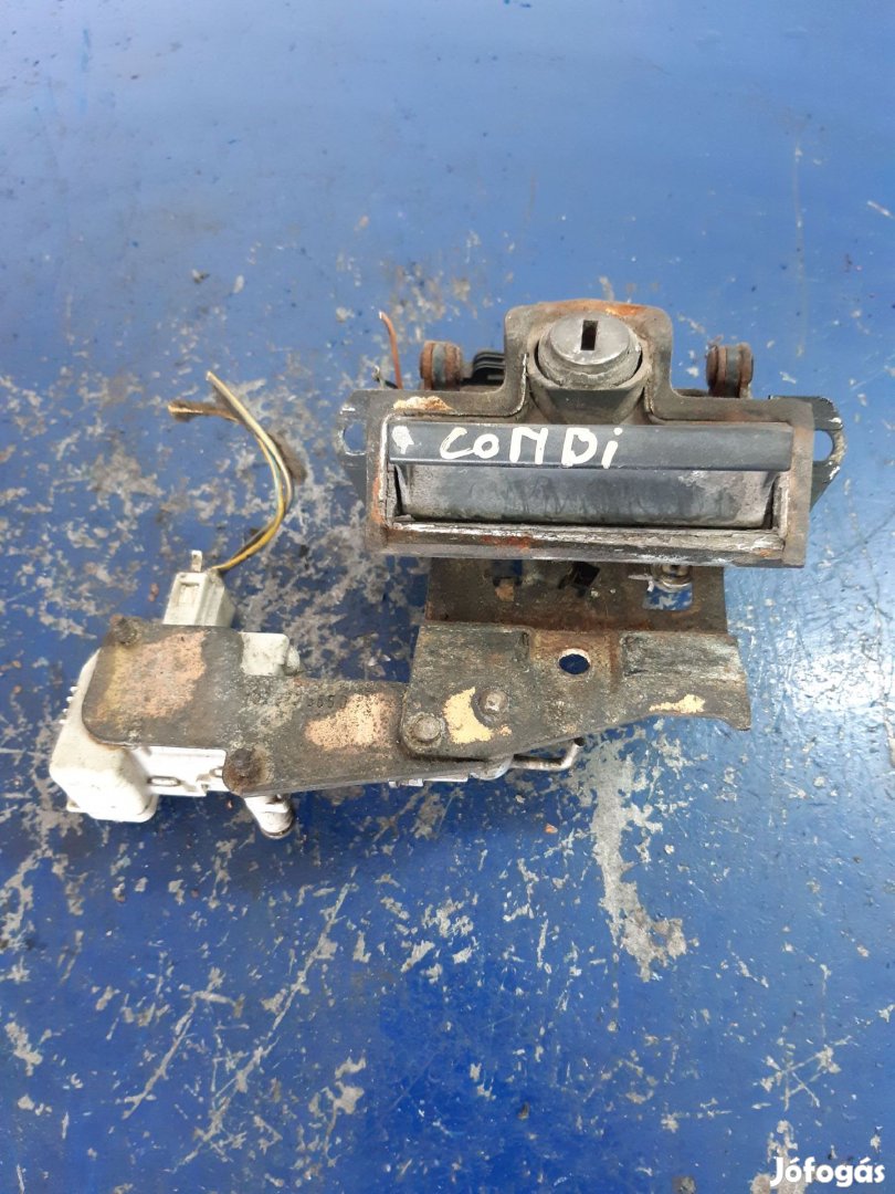 Skoda Octavia Csomagtérajtó Zár + Központizár Motor