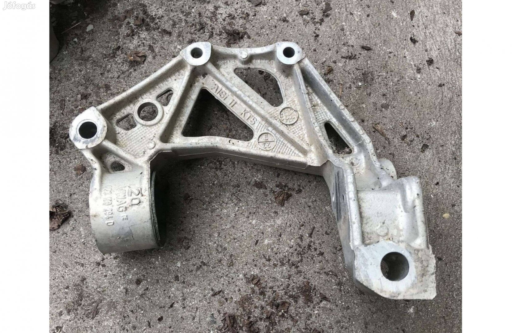 Skoda Octavia III - jobb első lengőkar tartó konzol 6Q0 199 294 D