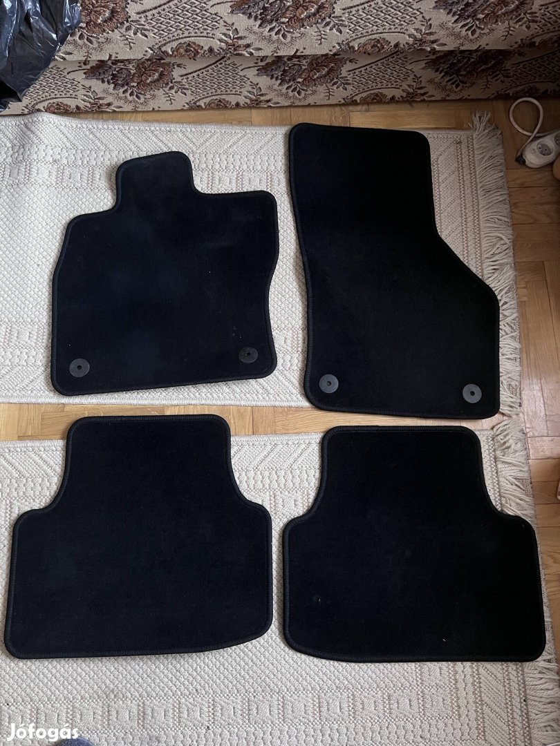 Skoda Octavia III gyári szövetszőnyeg 