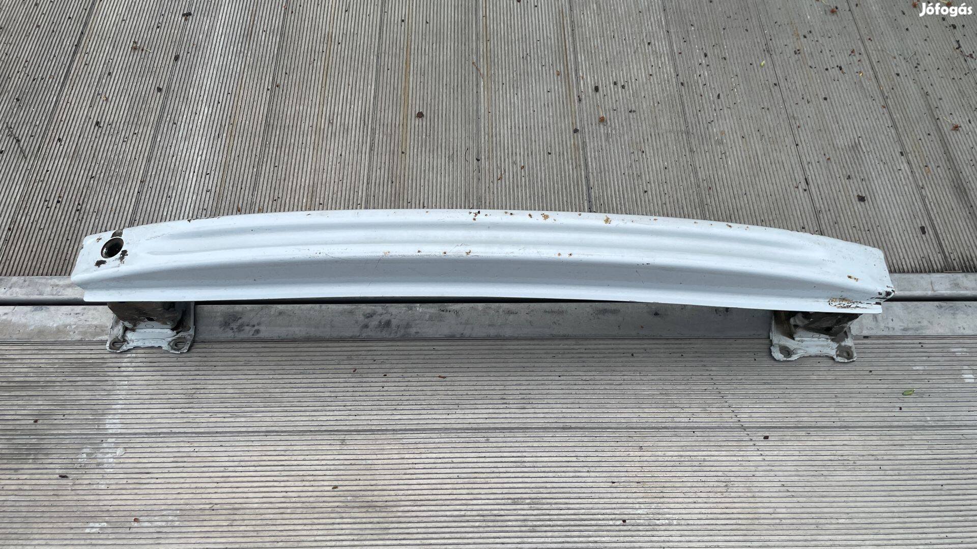 Skoda Octavia III kombi hátsó lökhárító tartóvas 135745R