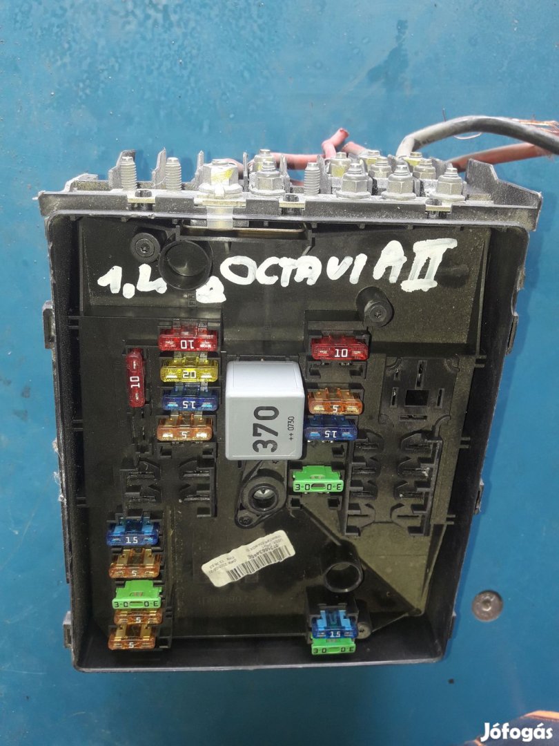 Skoda Octavia II Biztosítéktábla Relé Tábla