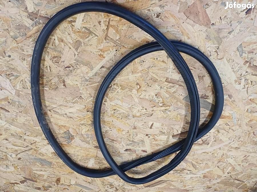 Skoda Octavia II (2006-2013) Jobb Első Ajtókéder Gumi