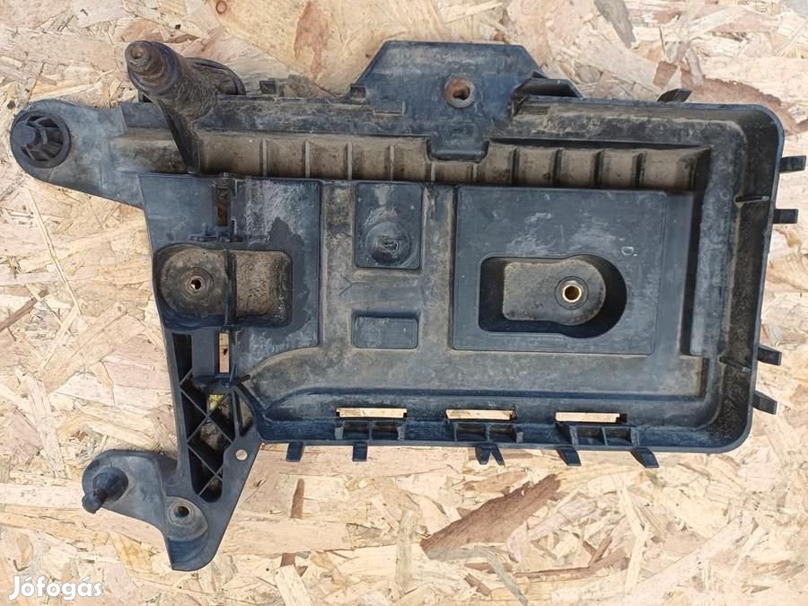 Skoda Octavia II (2006-2013)  Akkumulátor Tartó