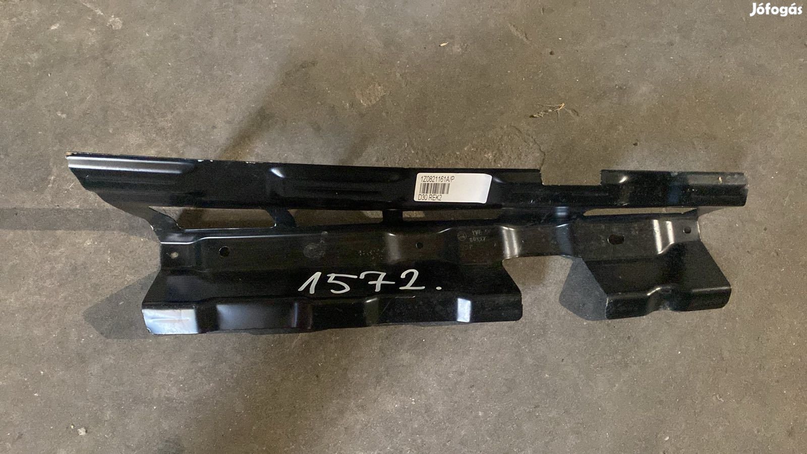 Skoda Octavia II. sárvédő tartó 1Z0821161A eladó
