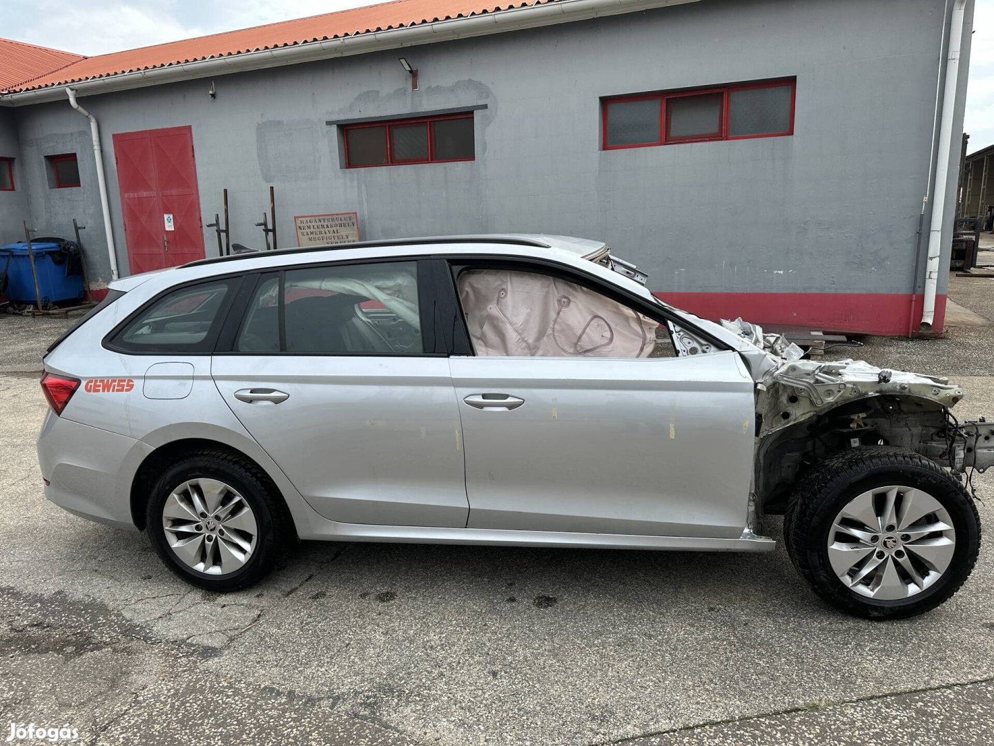 Skoda Octavia IV bontott alkatrészek 