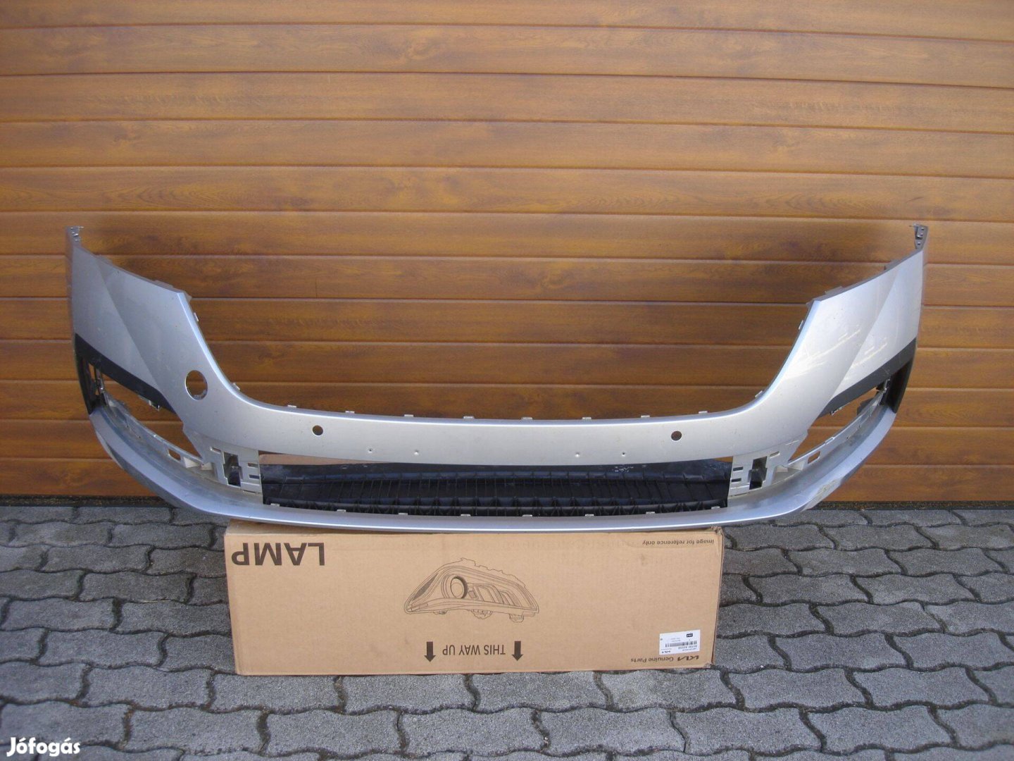 Skoda Octavia IV első lökhárító 5E3807221 2020-tól