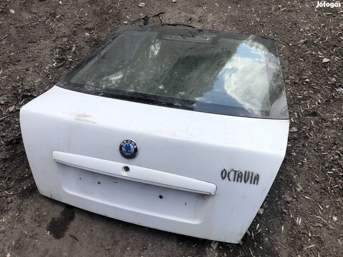 Skoda Octavia I 1 csomagtér ajtó fehér