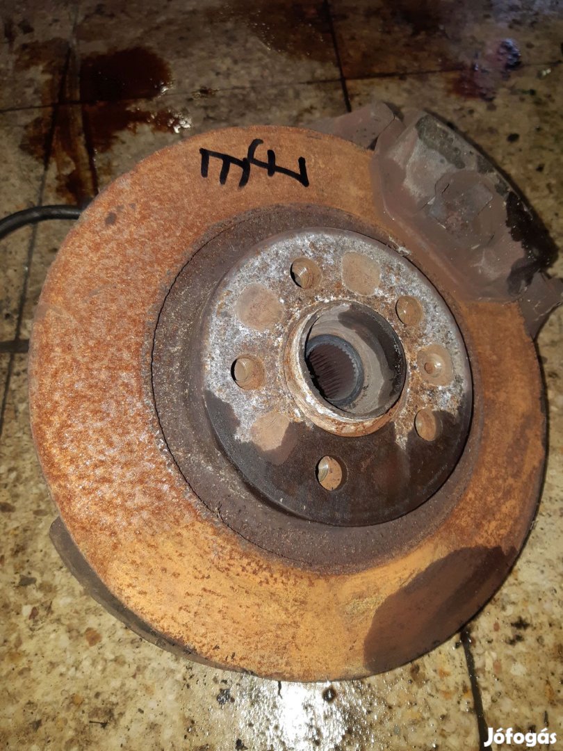 Skoda Octavia Jobb Első Csonkállvány Kerékaggyal Féknyereg