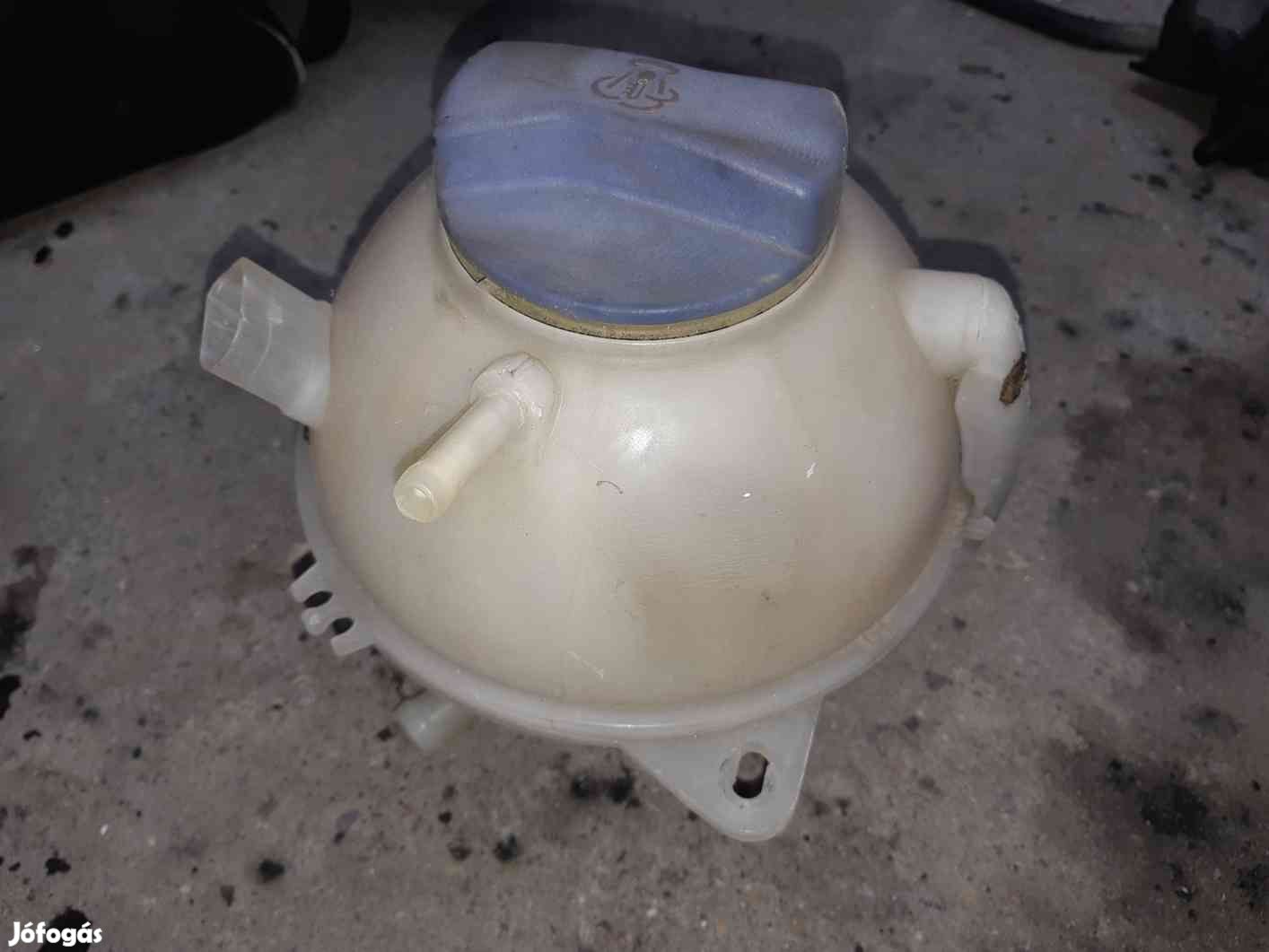 Skoda Octavia Kiegyenlítő Tartály