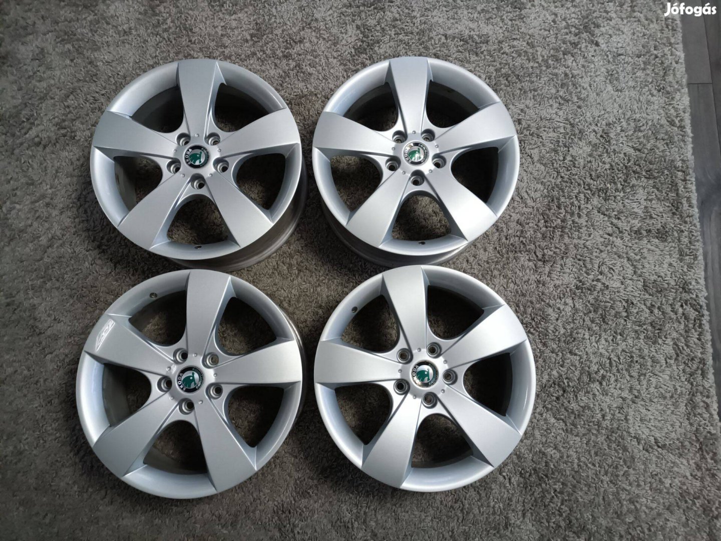 Skoda Octavia Superb gyári 17-es alu
