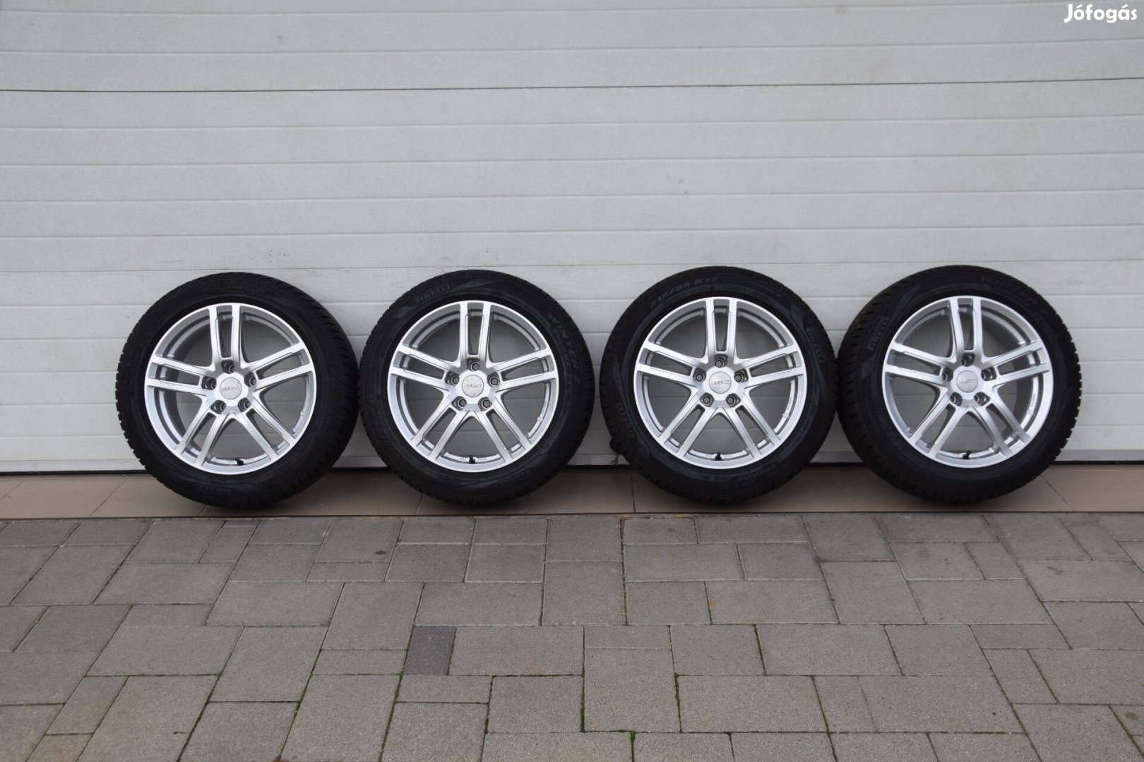 Skoda Octavia, VW Passat stb. 17 es télikerék, 215/55 17 téligumi