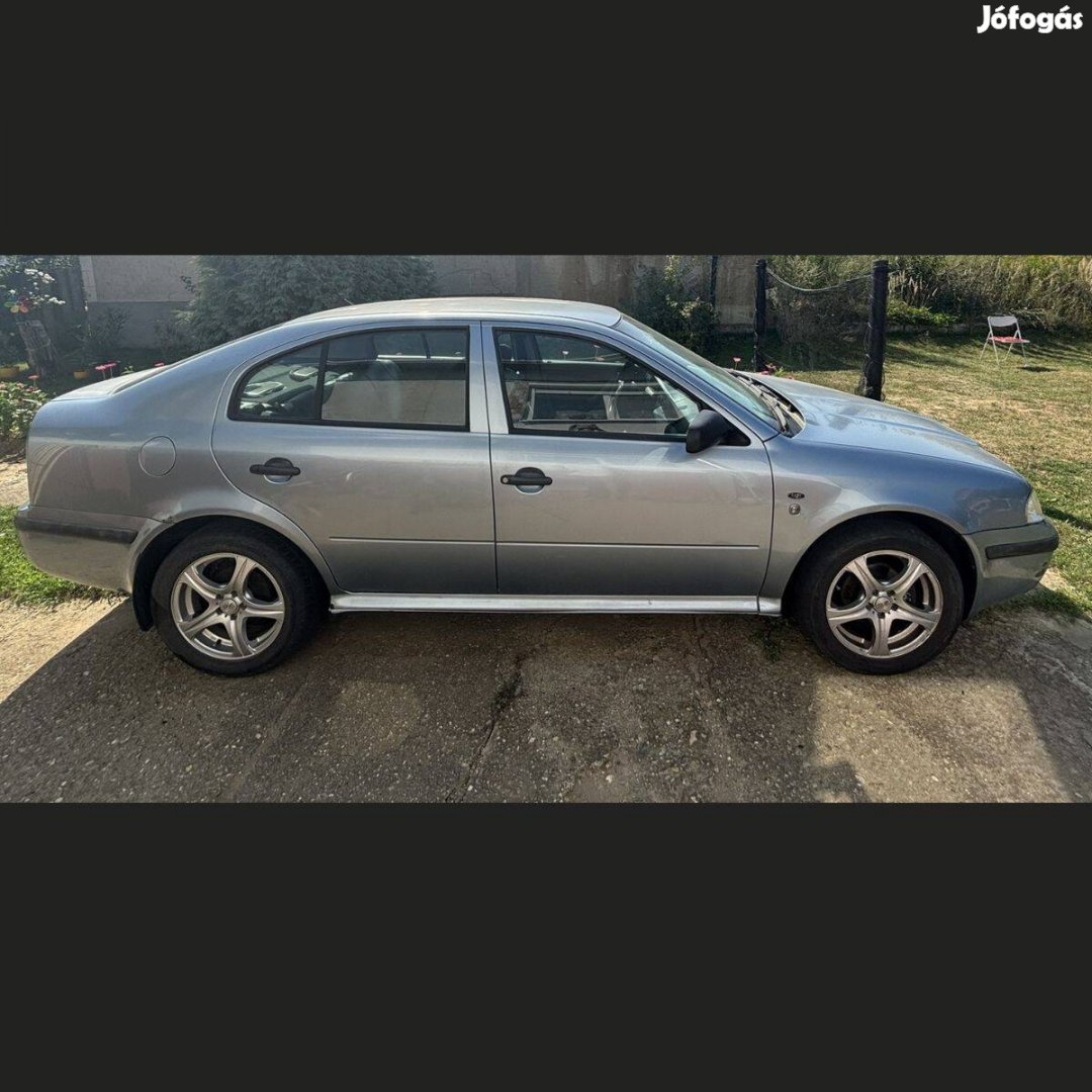 Skoda Octavia friss műszakival, téligumival