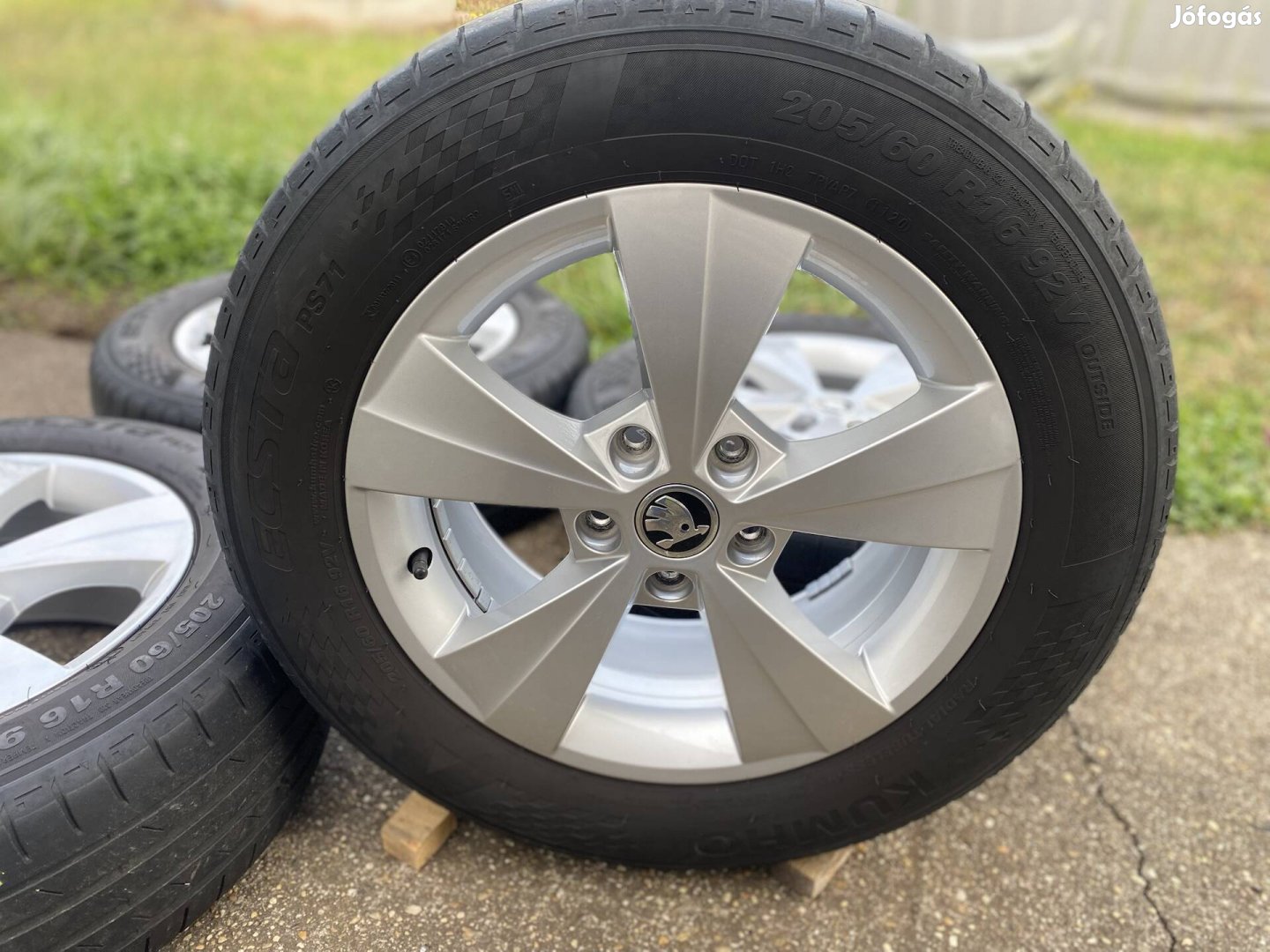 Skoda Octavia gyári 16"-os alufelni szett szalon áll. eladó 5x112