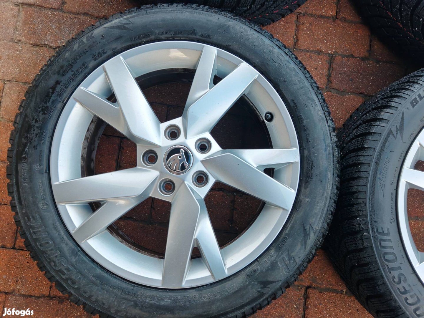 Skoda Octavia gyári 17col alufelni 205/55r17 új téli 2023 