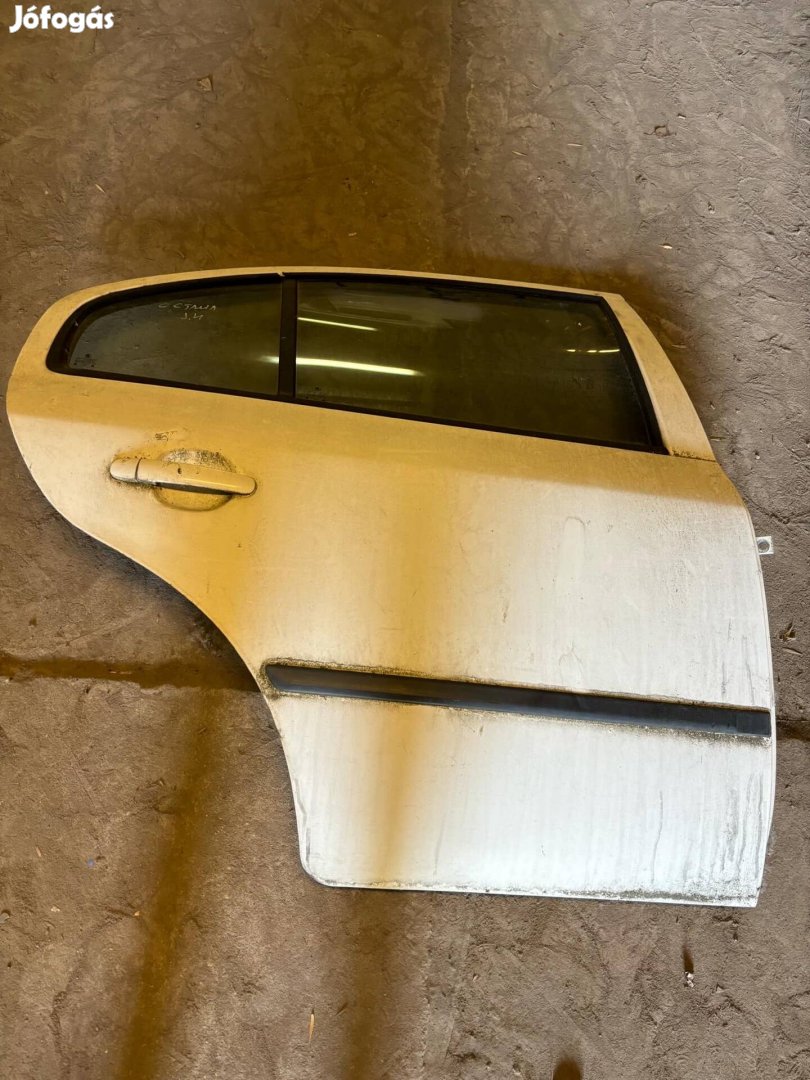 Skoda Octavia jobb hátsó ajtó fehér