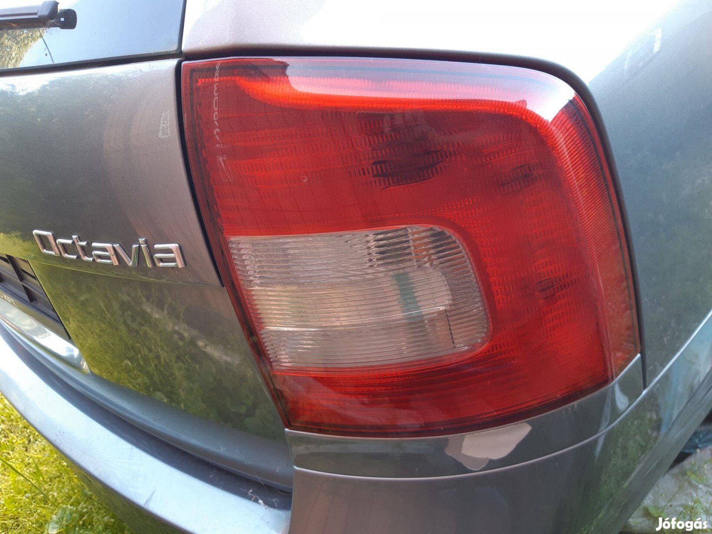 Skoda Octavia kombi 1.2 TSI Ambiente jobb hátsó lámpa