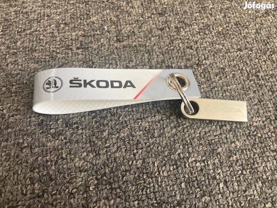 Skoda Octavia kulcstartó & 2.0 USB pendrive 16 GB