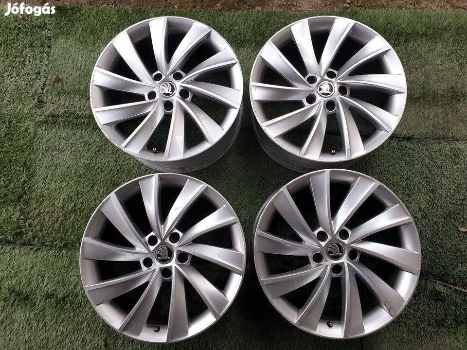 Skoda Pegasus 18" gyári alufelnik, ár alatt!